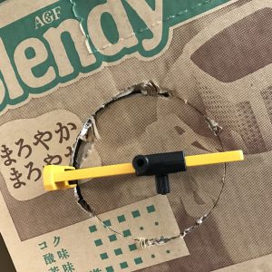 丸く切れるカッターとダンボールでガブちゃんのお家作り タイヤフェスタ