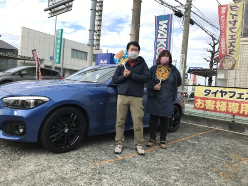 湘南平塚店♪二宮町K様BMW118ｄのタイヤ交換♪スタッフとパチリもご