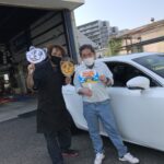 大和店♪リピーターの海老名市S様よりレクサスのタイヤ交換でスタッフとパチリ♪