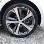 湘南平塚店♪茅ヶ崎市F様 プジョー 308GTのタイヤ交換♪決め手は『お客様の声を見て・予約のしやすさ・タイヤを直送できる』から！！