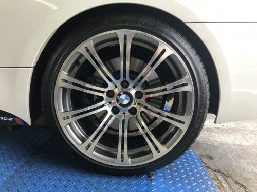 大和店♪ 大和市 BMW335iのタイヤ交換を承りました♪スタッフとパチリもご一緒に！！