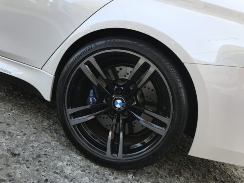 湘南平塚店♪小田原市F様よりBMW F80 M3のタイヤ交換を承りました♪決め手は「近さ・安さ・お客様の声を見て・HPの見やすさ・予約のしやすさ」！！