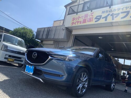 大和店♪ K様 マツダCX-5のタイヤ交換を承りました♪スタッフとの写真撮影にも快く応じていただきました♪