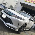 湘南平塚店♪秦野市Y様TOYOTAハリアーのタイヤ交換を承りました♪タイヤをネットで購入して3万円以上の節約♪スタッフとパチリもご一緒に！！