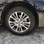 湘南平塚店♪茅ヶ崎市A様よりトヨタエスティマハイブリッドのタイヤ交換を承りました♪決め手は「近さ・安さ・お客様の声を見て・予約のしやすさ・タイヤを直送できるから」♪スタッフとパチリもご一緒に！！