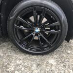 湘南平塚店♪茅ヶ崎市M様よりBMW X5のタイヤ交換を承りました♪決め手は「近さ、タイヤを直送できるから」♪スタッフとパチリもご一緒に!! 湘南平塚店♪茅ヶ崎市M様よりBMW X5のタイヤ交換を承りました♪決め手は「近さ、タイヤを直送できるから」♪スタッフとパチリもご一緒に!!