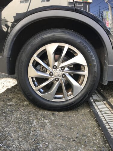 湘南平塚店♪平塚市H様よりNISSANエクストレイル のタイヤ交換を承りました♪決め手は「近さ・安さ・タイヤを直送できるから」！！