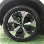 湘南平塚店♪二宮町I様よりVOLVO XC40のタイヤ交換を承りました♪決め手は「予約のしやすさ」♪スタッフとパチリもご一緒に！！