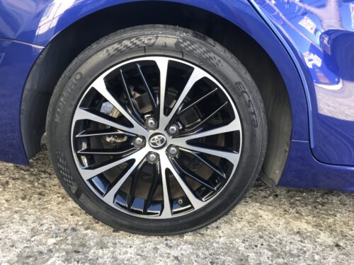 湘南平塚店♪茅ヶ崎市W様お得なコミコミセットで！TOYOTA カムリのタイヤ交換♪決め手は『タイヤを直送できるから』！！