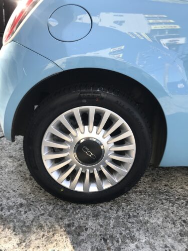 湘南平塚店♪K様FIAT 500のタイヤ交換を承りました♪決め手は「価格・予約のしやすさ・家から近いから・タイヤを直送できるから」！！