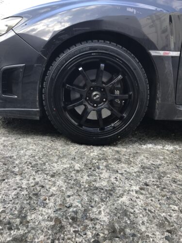湘南平塚店♪茅ヶ崎市T様SUBARU インプレッサのタイヤ交換を承りました♪決め手は「近さ」！！スタッフとパチリもご一緒に！！