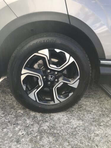 湘南平塚店♪伊勢原市S様よりHONDA CR-Vのタイヤ交換を承りました♪決め手は「予約のしやすさ・家から近いから」♪