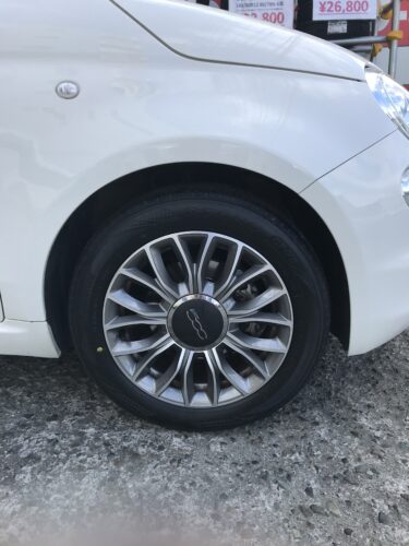 湘南平塚店♪秦野市I様よりFIAT 500 のタイヤ交換を承りました♪決め手は「近さ・お客様の声を見て・予約のしやすさ・タイヤを直送できるから」♪