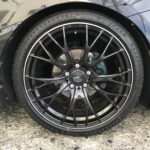 湘南平塚店♪寒川町Y様TOYOTA プリウスアルファのタイヤ交換を承りました♪決め手は「近さ・タイヤを直送できるから」♪スタッフとパチリもご一緒に！！