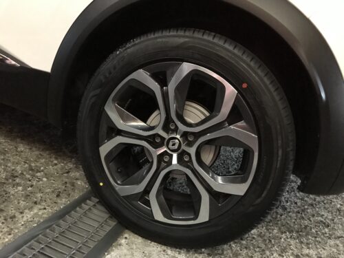 湘南平塚店♪小田原市K様 RENAULT キャプチャー のタイヤ交換を承りました♪決め手は「近さ・安さ・予約のしやすさ」♪ 湘南平塚店♪小田原市K様 RENAULT キャプチャー のタイヤ交換を承りました♪決め手は「近さ・安さ・予約のしやすさ」♪