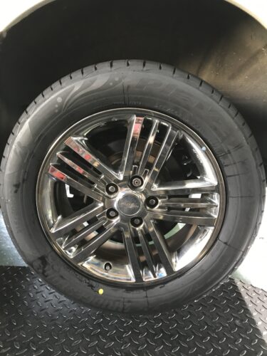 湘南平塚店♪伊勢原市F様NISSAN エルグランドのタイヤ交換を承りました♪決め手は「前回も問題なく対応してもらったため」♪スタッフとパチリもご一緒に!! 湘南平塚店♪伊勢原市F様NISSAN エルグランドのタイヤ交換を承りました♪決め手は「前回も問題なく対応してもらったため」♪スタッフとパチリもご一緒に!!