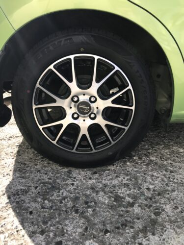 湘南平塚店♪茅ヶ崎市K様HONDA フィットハイブリッドのタイヤ交換を承りました♪決め手は「近さ・お客様の声を見て」！！