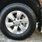 湘南平塚店♪平塚市A様TOYOTA ランドクルーザープラドのタイヤ交換を承りました♪決め手は「近さ・安さ」♪スタッフとパチリもご一緒に!! 湘南平塚店♪平塚市A様TOYOTA ランドクルーザープラドのタイヤ交換を承りました♪決め手は「近さ・安さ」♪スタッフとパチリもご一緒に!!