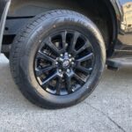 大和店♪大和市O様TOYOTA ランドクルーザープラドのタイヤ交換を承りました♪決め手は「近さ・安さ・タイヤを直送できるから」♪スタッフとパチリもご一緒に!! 大和店♪大和市O様TOYOTA ランドクルーザープラドのタイヤ交換を承りました♪決め手は「近さ・安さ・タイヤを直送できるから」♪スタッフとパチリもご一緒に!!