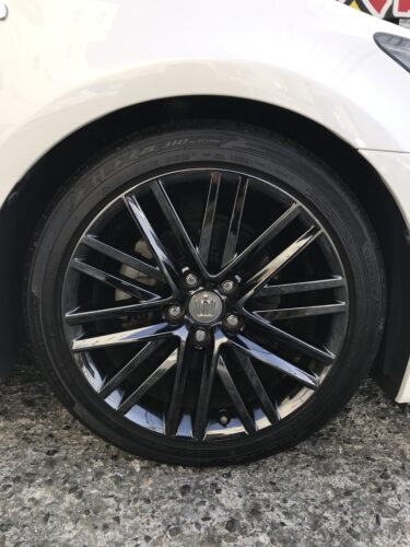 湘南平塚店♪平塚市O様 TOYOTAクラウンのタイヤ交換を承りました♪決め手は「予約のしやすさ・雰囲気・家から近いから」♪スタッフとパチリもご一緒に!! 湘南平塚店♪平塚市O様 TOYOTAクラウンのタイヤ交換を承りました♪決め手は「予約のしやすさ・雰囲気・家から近いから」♪スタッフとパチリもご一緒に!!