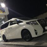 大和店♪I様よりトヨタ アルファードのタイヤ交換を承りました♪決め手は「近さ、安さ」♪スタッフとパチリもご一緒に!! 大和店♪I様よりトヨタ アルファードのタイヤ交換を承りました♪決め手は「近さ、安さ」♪スタッフとパチリもご一緒に!!