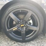 湘南平塚店♪平塚市K様より MAZDA 3のタイヤ交換を承りました♪決め手は「雰囲気・家から近いから」♪スタッフとパチリもご一緒に！！