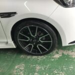 湘南平塚店♪平塚市K様 TOYOTA アクアのタイヤ交換を承りました♪決め手は「近さ・タイヤを直送できるから」♪スタッフとパチリもご一緒に！！