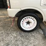 湘南平塚店♪平塚市H様 SUZUKI ジムニーのタイヤ交換を承りました♪決め手は「価格・予約のしやすさ・雰囲気・家から近いから」♪スタッフとパチリもご一緒に！！