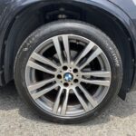 大和店♪N様よりBMW X5 のタイヤ交換を承りました♪決め手は「近さ・タイヤが直送できるから」♪スタッフとパチリもご一緒に！！