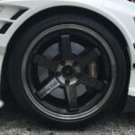 湘南平塚店♪茅ヶ崎市N様 MITHUBISHI ランサーエボリューション 9のタイヤ交換を承りました♪決め手は「価格・予約のしやすさ・雰囲気・家から近いから・技術力」♪スタッフとパチリもご一緒に！！