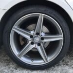 湘南平塚店♪メルセデスベンツのタイヤ交換を承りました♪決め手は「タイヤを直送できるから」！！