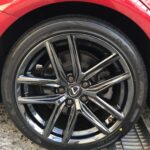 湘南平塚店♪N様よりレクサス isのタイヤ交換を承りました♪決め手は「価格」♪スタッフとパチリもご一緒に！！