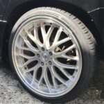 湘南平塚店♪平塚市H様 TOYOTAヴェルファイアのタイヤ交換を承りました♪決め手は「近さ・安さ・タイヤを直送できるから」♪スタッフとパチリもご一緒に！！