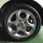 湘南平塚店♪平塚市H様 HONDA ライフ のタイヤ交換を承りました♪決め手は「近さ・安さ・予約のしやすさ」♪スタッフとパチリもご一緒に！！