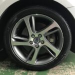 湘南平塚店♪鎌倉市Y様 VOLVO V40 D4のタイヤ交換を承りました♪決め手は「近さ・安さ・お客様の声を見て・予約のしやすさ・タイヤを直送できるから」♪